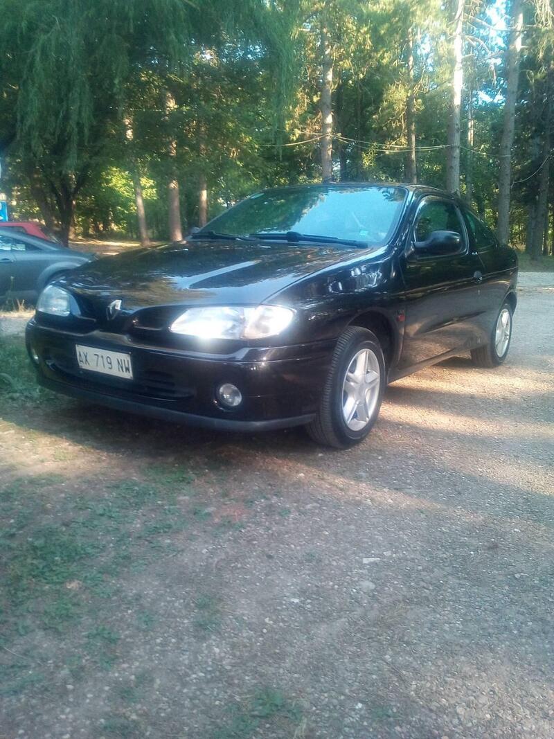 Renault M&eacute;gane Coup&eacute; 1.6 cat RN del 1998 usata a Vasanello